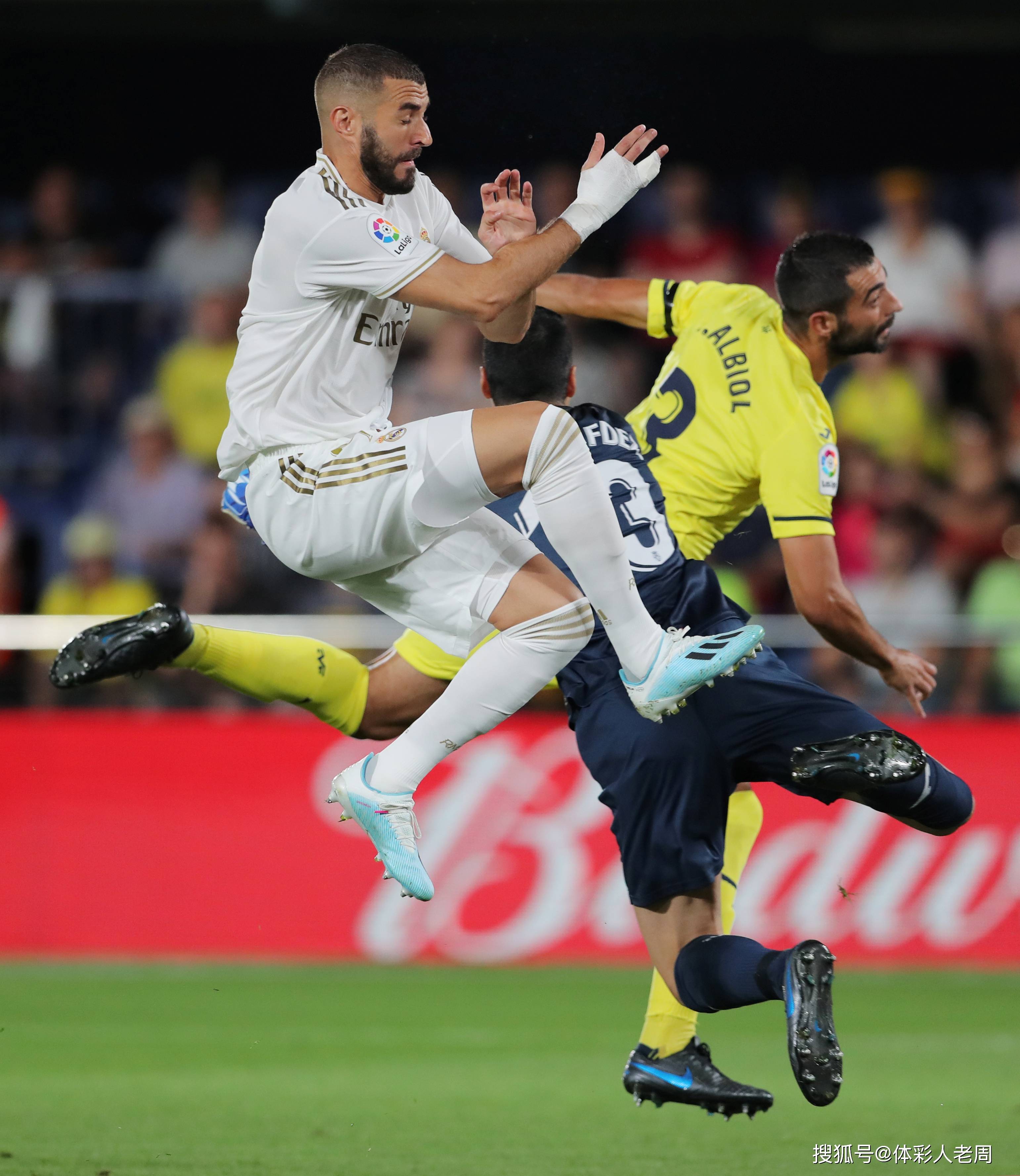 关于热血激荡!足球比赛赛场上的焦点的信息 关于热血激荡!足球比赛赛场上的焦点的信息