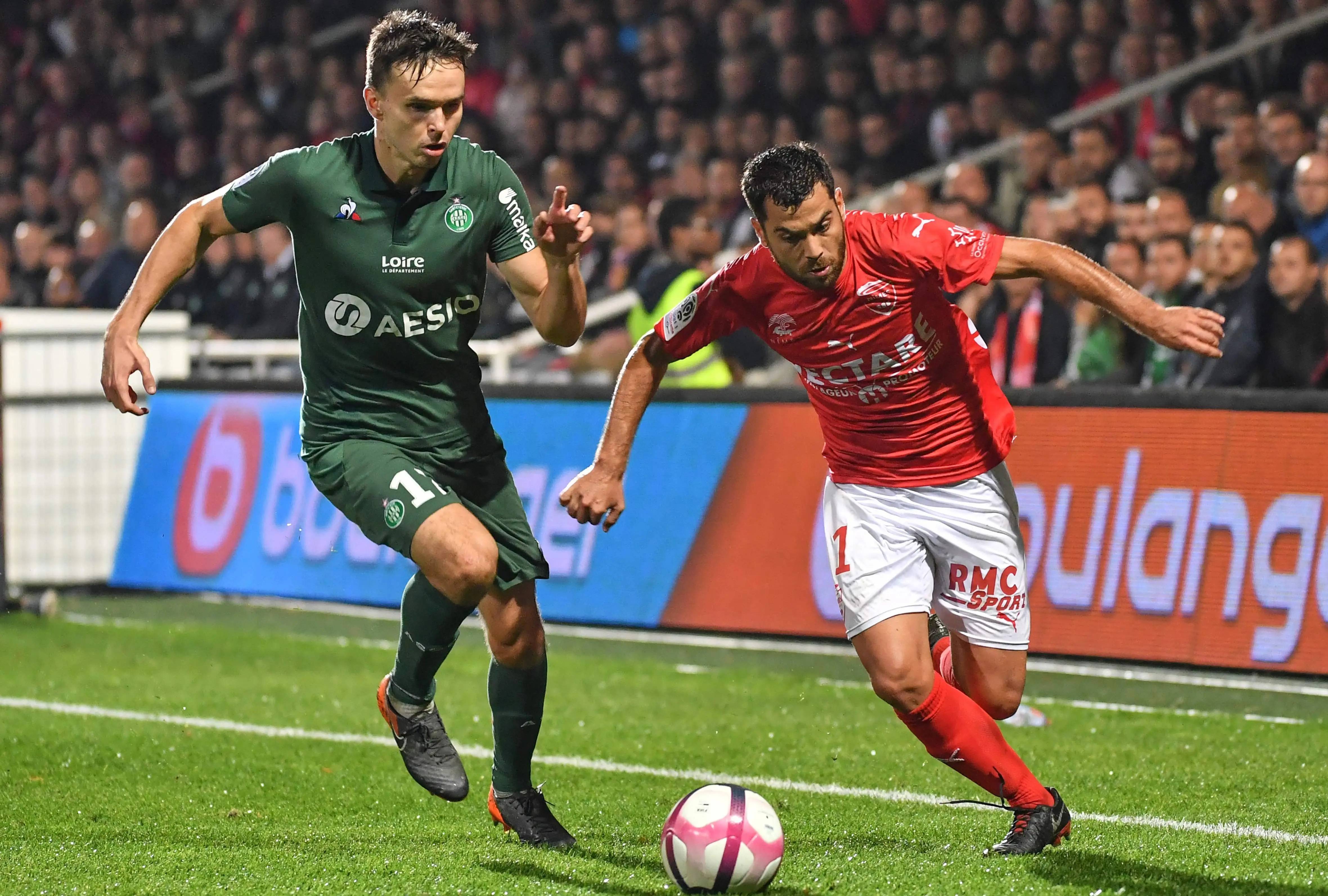 包含圣埃蒂安全身而退，主场打破多特蒙德不败战绩的词条