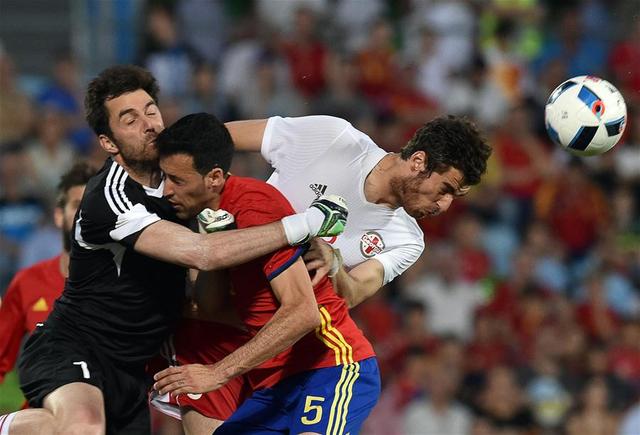 格鲁吉亚点球大战击败法罗群岛，欧锦赛半决赛门票悬在眼前